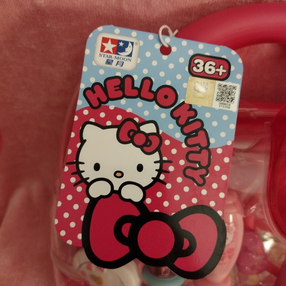 EXCLUSIVE - Hello Kitty Officially Licensed Doctor/Nurse Playset - Picture 6 of 10